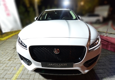 „Jaguar f-pace“ ги пречeка „мажите за 2018“