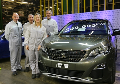 Peugeot слави производсво на 500,000 примероци од Peugeot 3008 SUV и 1,000,000 примероци од Peugeot 308