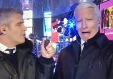 Новинарот на CNN пијан го водел преносот од Новогодишниот дочек (ВИДЕО)