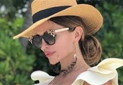 Северина позира во маица колку една хрватска плата (ФОТО)