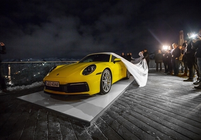 Фото: Новиот „Porsche“ 911 спектакуларно претставен на Алпите