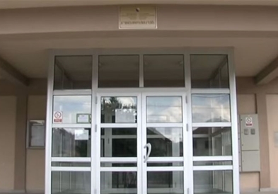 Директор на основно училиште казнет на осум години затвор , поради секс со ученичка