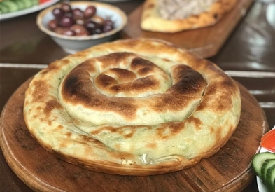 РАДОВИШКА БАНИЦА СО ПРАЗ И СИРЕЊЕ