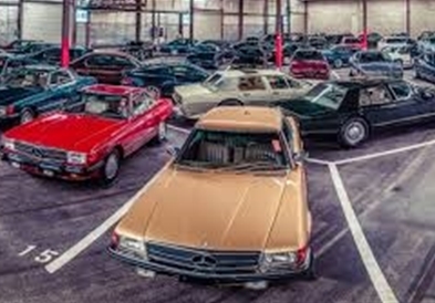 Гаража од соништата: 140 врвни автомобили на продажба (ВИДЕО)