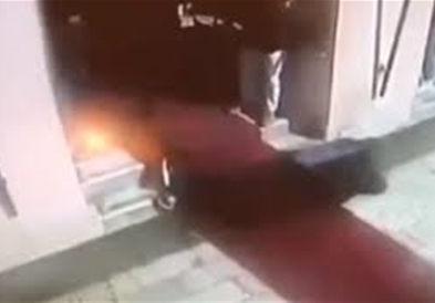 Ветришта во Дубровник носат човек (Вознемирувачко видео)