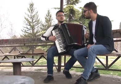 Влатко Лозаноски за прв пат во живо ја отпеа емотивната балада „MAJKO“