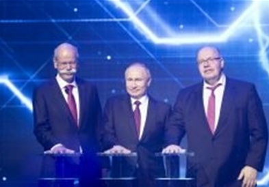 Путин на отворање на руска фабрика за Мерцедеси