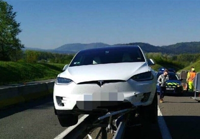 Најновата Тесла заврши на неверојатно место (ВИДЕО)