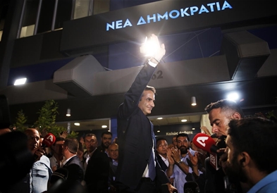 Убедлива победа на Мицотакис во Грција