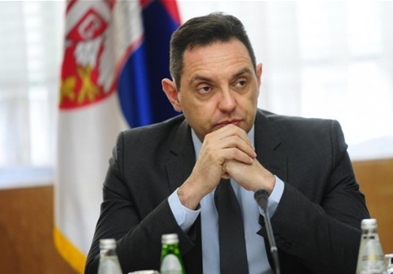 За министерот за одбрана на Србија, Вулин забранет влез на Косово