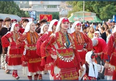 Староградска музика и игра на „Илинденски денови" во Битола