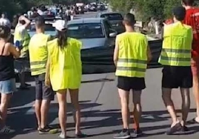 Француските туристи со „жолти елеци“ протестираа против албанските возачи