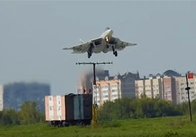 Фото: Неверојатен  маневар на пилот на Сухој 57 !!