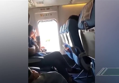 Ја отворила вратата на авионот ,,за да влезе воздух” (ВИДЕО)