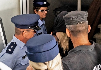 Пресврт на судењето на Британка на Кипар која била групно силувана од Израелци 