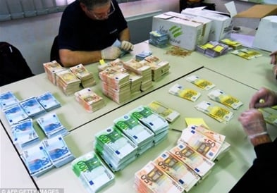 Полицијата во Атина пронајде 1,8 милиони фалсификувани евра