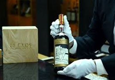 Шише виски продадено за рекордни 1,9 милиони долари (ВИДЕО)