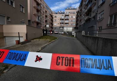 Драма во Белград – полицаец се заклучил во стан и се заканува дека ќе се самоубие (ВИДЕО)