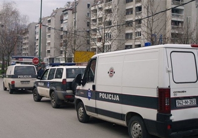 Босанец со чекан нападнал вработена во Пензискиот фонд, ја удрил 36 пати 