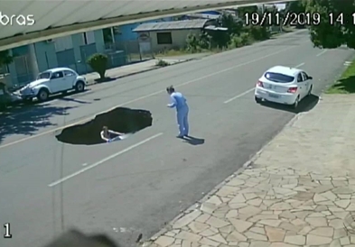 Пропадна пат во Бразил и ,,проголта “ автомобил (ВИДЕО)