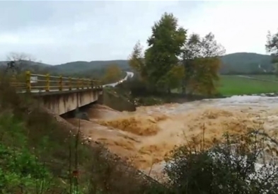 Фото: Невреме во Грција , прогласена вонредна состојба на шест острови