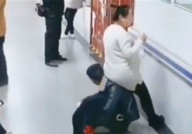 Видео: Тој е најдобриот сопруг на светот!!!