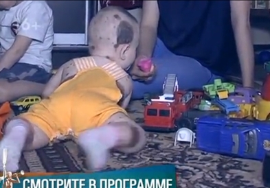 Свештеник одбил да крсти бебе поради неговиот изглед , родителите очајни (ВИДЕО)