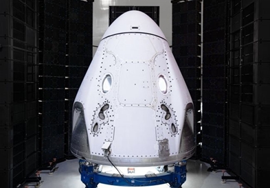 SpaceX ќе вози туристи во вселената на новиот Crew Dragon (ВИДЕО)