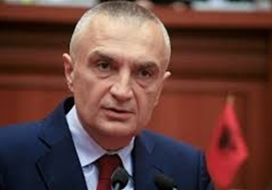 Албанскиот претседател го тужи министерот за правда поради кршење на Уставот
