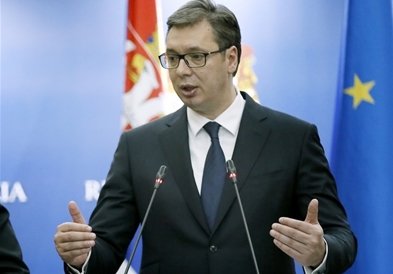 Вучиќ најави дека е подготвен да ја  затвори границата кон Македонија