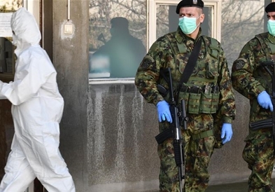 Во Србија на сила е полицискиот час, вооружени војници во болниците (ВИДЕО)