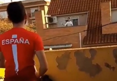  Видео: Ноле и Рафа го можете ли ова?