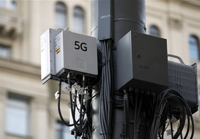 Британци запалиле столбови за 5G мобилна телефонија поради врска со корона 