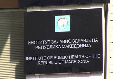 Повеќе заболени жени од Ковид-19, смртноста поголема кај мажите