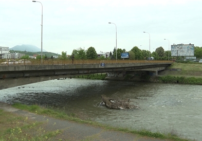 Драма во спасување на жена од водите на Вардар