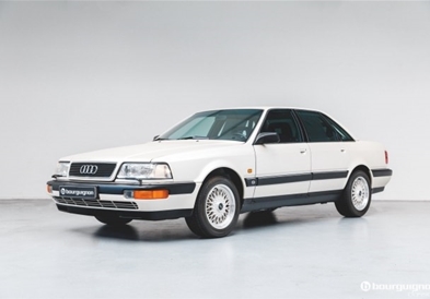 Автомобил-временска капсула: Се продава скоро ново Ауди „V8“од 1990 година