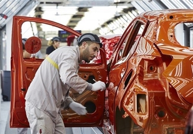 Продажбата на автомобили во драматичен пад во целиот свет, Кина е единствена светла точка