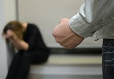 Зголемено семејното насилство, помалку сообраќајки за време на полицискиот час