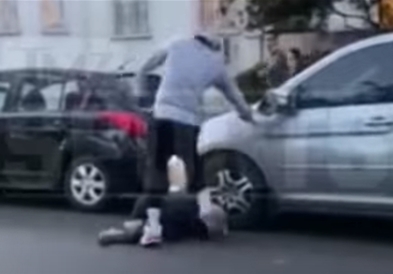 НБА ѕвезда брутално претепува демонстрант (ВИДЕО)