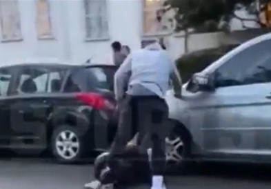 Видео: НБА шампион крвнички претепа демонстрант белец!!