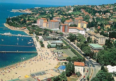 Словенија ги отвори плажите