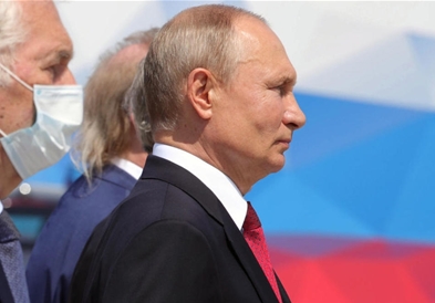 Видео: Со оваа направа Путин се штити од корона !!