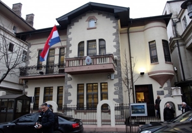 Вработен во хрватската амбасада во Србија е позитивен на Ковид-19