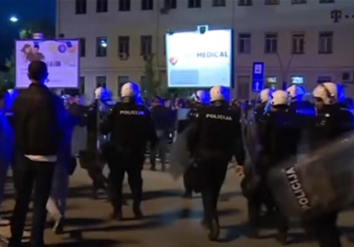 Повторно немири во Црна Гора, уапсени се неколку опозициски пратеници