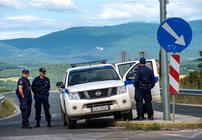 Грција им ги затвора границите на Србите 