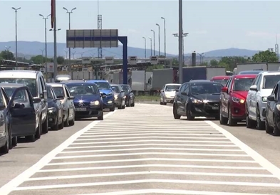 Од утре од 6 часот рампа за српските државјани во Грција
