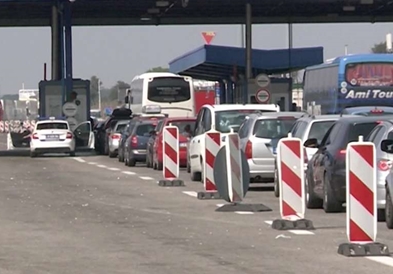 Од утре од 6 часот рампа за српските државјани  во Грција до 15 јули 