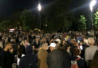 Продолжуваат  протестите во Србија