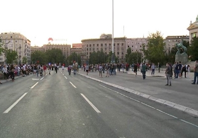 Седми ден протести во Белград , собири и во Ниш и Зрењанин 