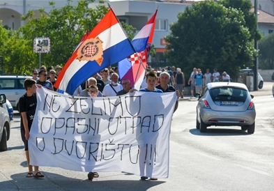Протест во Задар поради азбестот од бродот на Тито